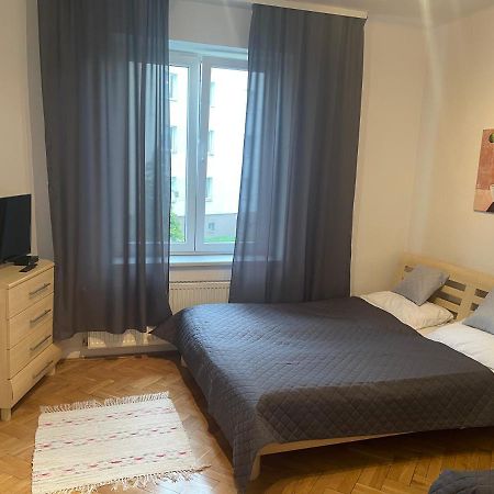 Apartamenty 650 Metrow Od Dworca Przemyśl Esterno foto