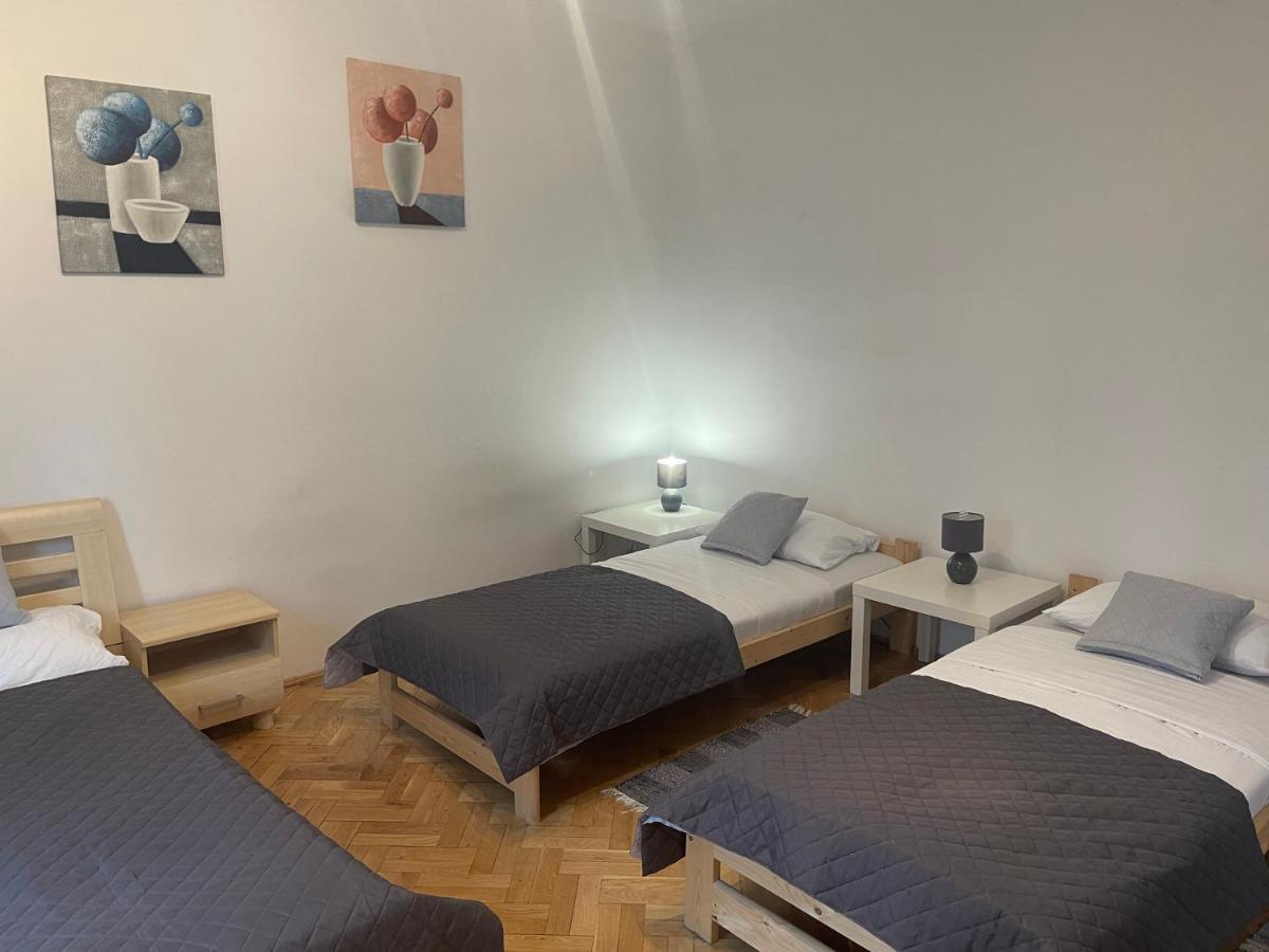 Apartamenty 650 Metrow Od Dworca Przemyśl Esterno foto